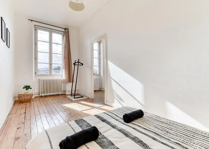 Le Marty - Wifi - - Climatison - Parking Gratuit * Carcassonne